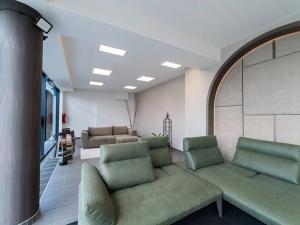 Pronájem obchodního prostoru, Praha - Holešovice, Argentinská, 151 m2