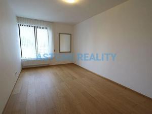 Prodej bytu 3+kk, Praha - Hloubětín, Nademlejnská, 86 m2