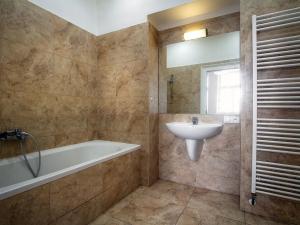 Pronájem bytu 3+kk, Praha - Holešovice, Komunardů, 80 m2