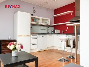 Pronájem bytu 1+kk, Praha - Holešovice, U Uranie, 46 m2