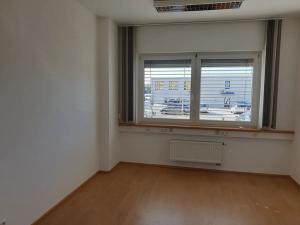Pronájem kanceláře, Praha - Čakovice, Kostelecká, 21 m2