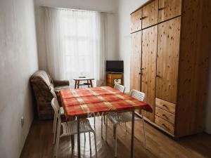 Pronájem bytu 4+kk, Praha - Nové Město, V jámě, 95 m2