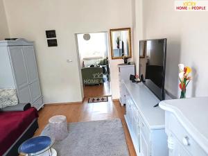 Prodej bytu 3+1, Karlovy Vary, Chebská, 69 m2