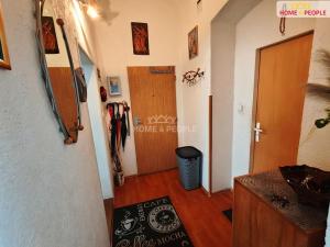 Prodej bytu 3+1, Karlovy Vary, Chebská, 69 m2