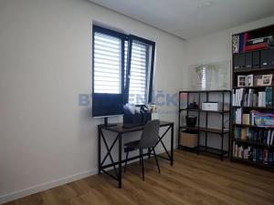 Pronájem rodinného domu, Dynín, 271 m2