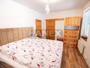 Prodej vícegeneračního domu, Praha - Horní Počernice, Na nové silnici, 394 m2