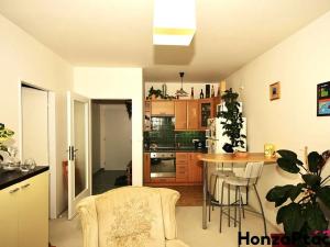 Prodej bytu 2+kk, Praha - Letňany, Zlonická, 50 m2