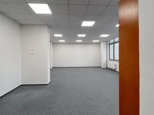 Pronájem kanceláře, Třebíč, Karlovo nám., 69 m2