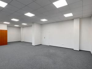 Pronájem kanceláře, Třebíč, Karlovo nám., 69 m2