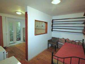 Pronájem bytu 1+kk, Praha - Břevnov, Na rovni, 36 m2