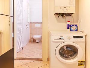 Pronájem bytu 2+kk, Praha - Bubeneč, Terronská, 42 m2