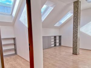 Pronájem bytu 3+1, Praha - Nové Město, Na výtoni, 86 m2