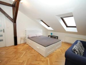 Pronájem bytu 1+kk, Praha - Vinohrady, Sázavská, 50 m2