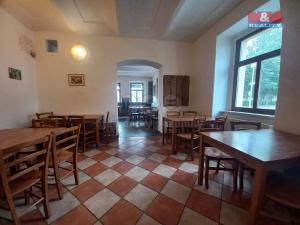 Pronájem restaurace, Seč, nám. Prof. Č. Strouhala, 240 m2