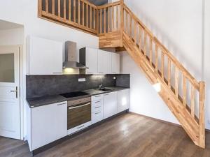Pronájem bytu 1+kk, Praha - Nové Město, Lípová, 47 m2
