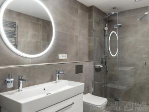 Pronájem bytu 2+kk, Praha - Bubeneč, Vítězné náměstí, 63 m2