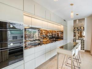 Pronájem bytu 4+1, Praha - Smíchov, Mozartova, 100 m2