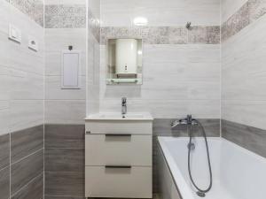 Prodej bytu 2+1, Praha, 5. května, 50 m2