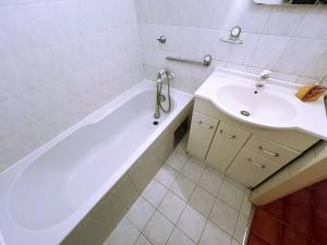 Prodej bytu 3+kk, Praha - Prosek, Bohušovická, 55 m2
