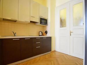 Pronájem bytu 1+kk, Praha - Nové Město, Hálkova, 35 m2