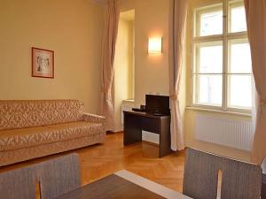 Pronájem bytu 1+kk, Praha - Nové Město, Hálkova, 35 m2