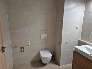 Pronájem bytu 2+kk, Praha - Hlubočepy, náměstí Olgy Scheinpflugové, 50 m2