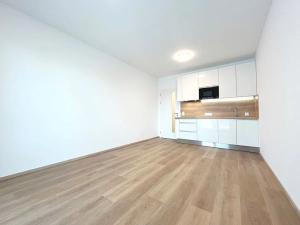Pronájem bytu 1+kk, Praha - Horní Měcholupy, Milánská, 37 m2