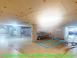 Pronájem garážového stání, Praha - Žižkov, 12 m2