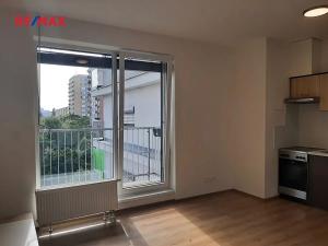 Pronájem bytu 1+kk, Praha - Malešice, Nad úžlabinou, 34 m2
