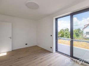 Prodej vily, Praha - Dolní Počernice, V padolině, 280 m2