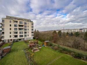 Pronájem bytu 2+kk, Praha - Vysočany, Sousedíkova, 58 m2