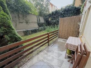 Pronájem bytu 1+kk, Praha - Holešovice, U smaltovny, 28 m2