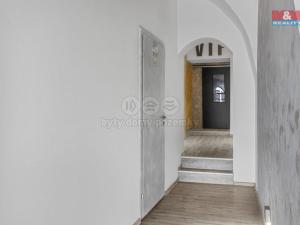 Pronájem obchodního prostoru, Hradec Králové, Velké náměstí, 158 m2
