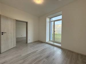 Pronájem bytu 2+kk, Milovice, Slepá, 37 m2