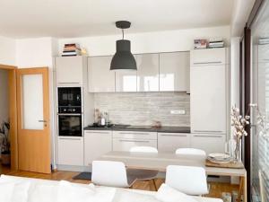Pronájem bytu 4+kk, Praha - Vinohrady, Korunní, 129 m2