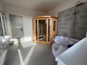 Prodej vily, Předboj, Na Ladech, 296 m2
