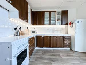 Pronájem bytu 3+kk, Praha - Dejvice, Na Šťáhlavce, 70 m2