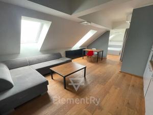 Pronájem bytu 2+kk, Hradec Králové, Resslova, 44 m2
