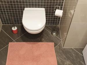 Pronájem bytu 1+kk, Praha - Horní Měcholupy, Mantovská, 33 m2