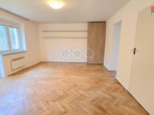 Pronájem bytu 2+1, Praha - Košíře, Kvapilova, 58 m2