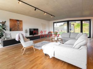 Prodej rodinného domu, Panenské Břežany, Hlavní, 260 m2