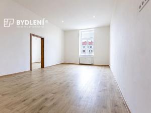 Pronájem bytu 2+1, Teplice, Benešovo náměstí, 76 m2