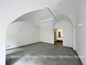 Pronájem obchodního prostoru, Pardubice, Zámecká, 105 m2
