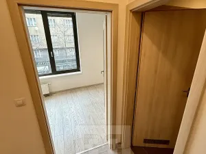 Pronájem bytu 1+kk, Praha - Karlín, Sokolovská, 40 m2