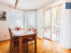 Prodej rodinného domu, Dubí, Dlouhá, 234 m2