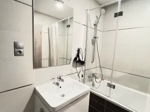 Pronájem bytu 2+kk, Praha - Holešovice, V háji, 75 m2
