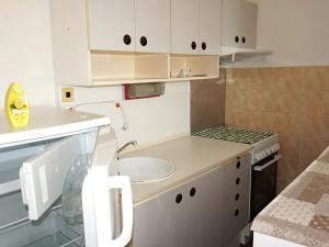 Pronájem bytu 2+kk, Liberec, Dobiášova, 42 m2