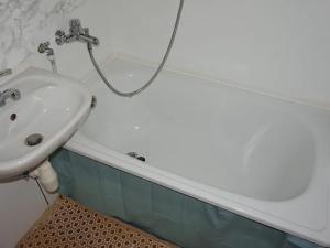 Pronájem bytu 2+kk, Liberec, Dobiášova, 42 m2