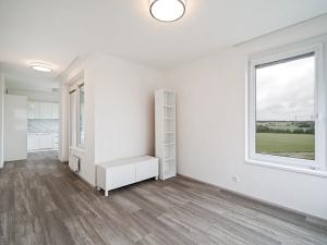 Pronájem bytu 2+kk, Praha - Dolní Měcholupy, Honzíkova, 55 m2