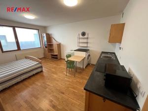 Pronájem bytu 1+kk, Černošice, Mokropeská, 29 m2